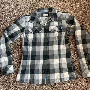 Columbia long sleeve button down shirt size XS